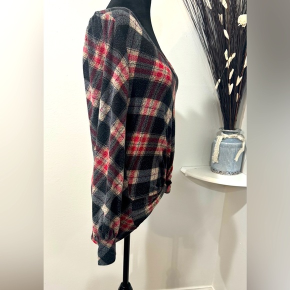 Maurice’s 24/7 Plaid Twist Front Soft Knit Top – Size XS - Picture 6 of 10